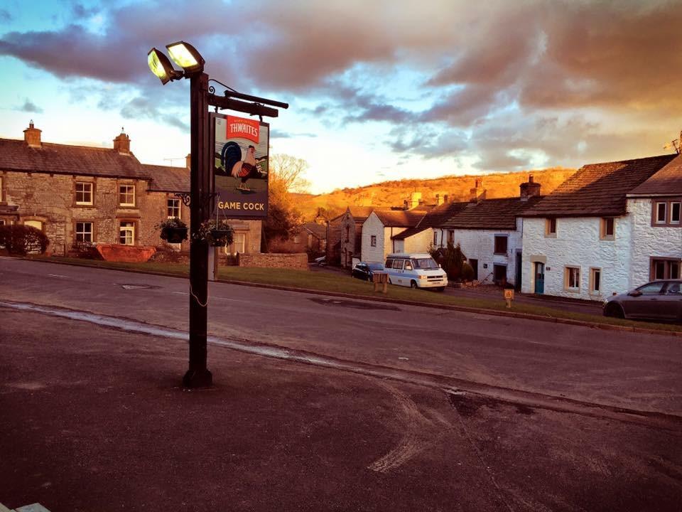 The Game Cock Inn Austwick Exterior foto