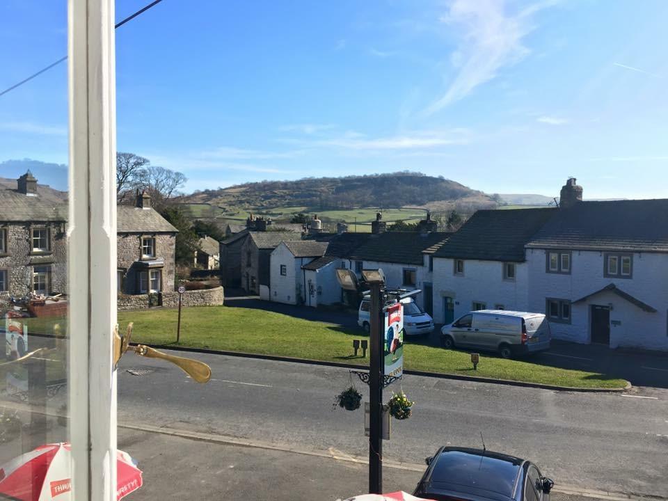 The Game Cock Inn Austwick Exterior foto